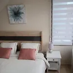 Location With Pool Locos * Торевьиа